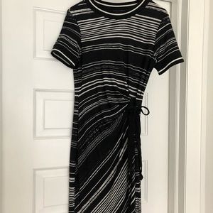 Pea in the pod - black and white dress